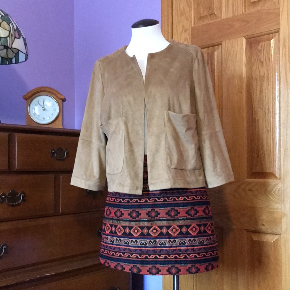 CHICO’S 🌟 Super Soft Faux Suede Jacket, Cropped, wide sleeves, size 1, fawn